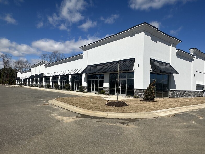 More Photos Of 1 US-68 Hwy, Greensboro Storefront Retail Office For Lease