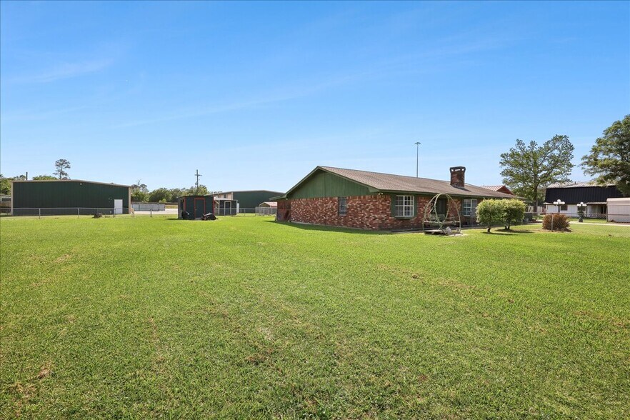 More Photos Of 8736 Interstate 10 W, Orange Service For Sale