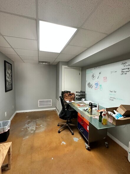 More Photos Of 13216 Pond Springs Rd, Austin Loft Creative Space For Lease