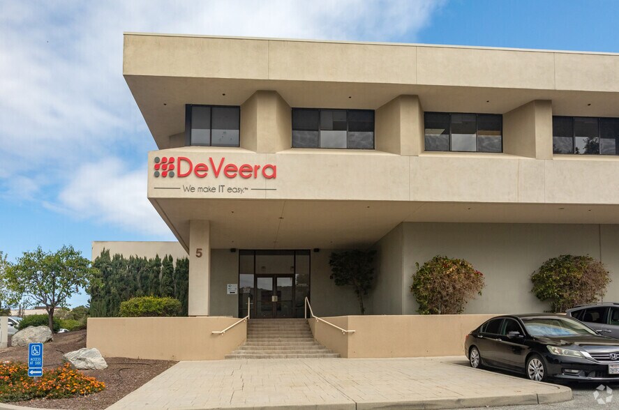 More Photos Of 5 Mandeville Ct, Monterey Flex For Sale