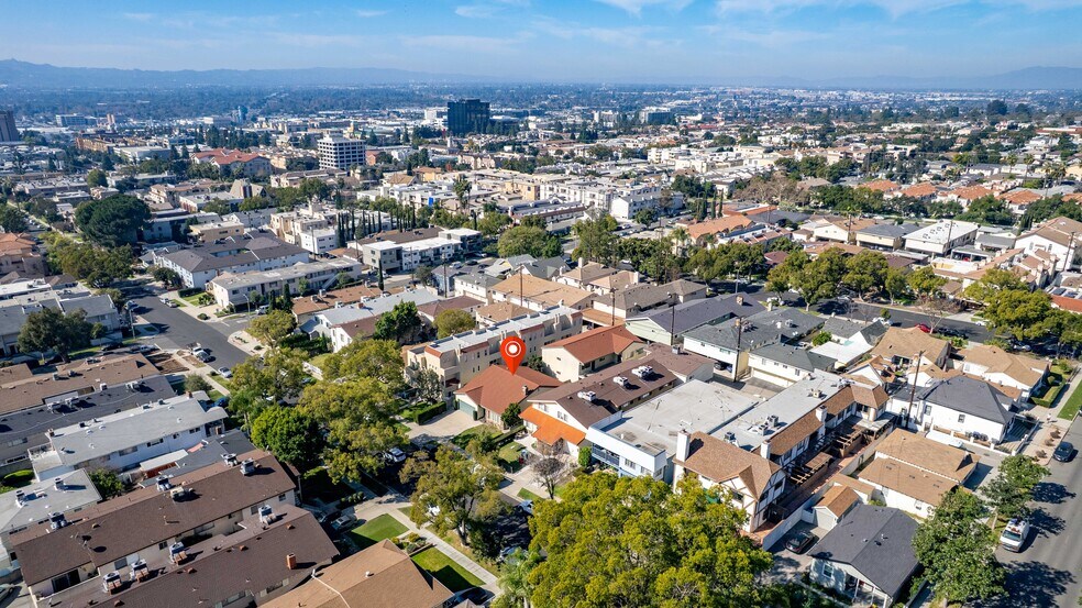 More Photos Of 723 E Tujunga Ave, Burbank Multifamily For Sale