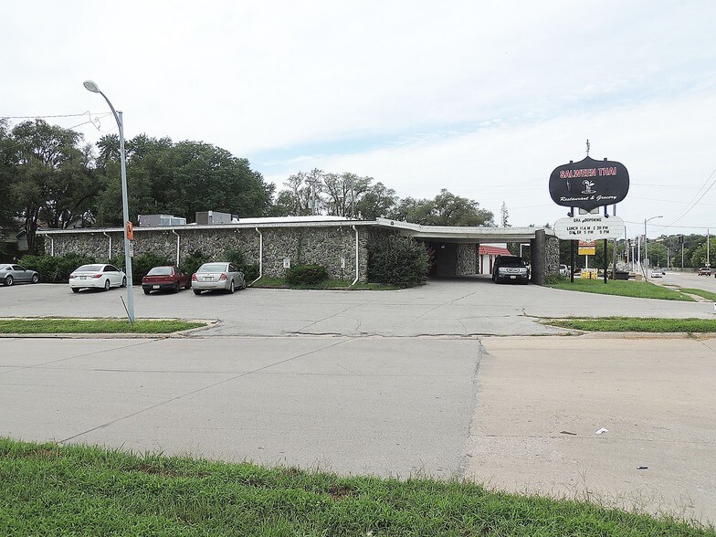 More Photos Of 6553 Ames Ave, Omaha Restaurant For Sale