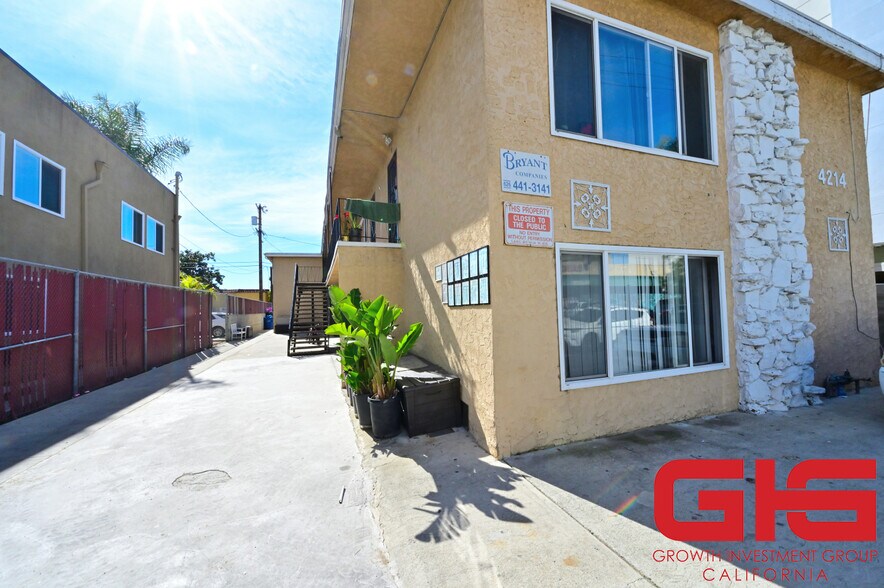 More Photos Of 4214 Montclair St, Los Angeles Apartments For Sale