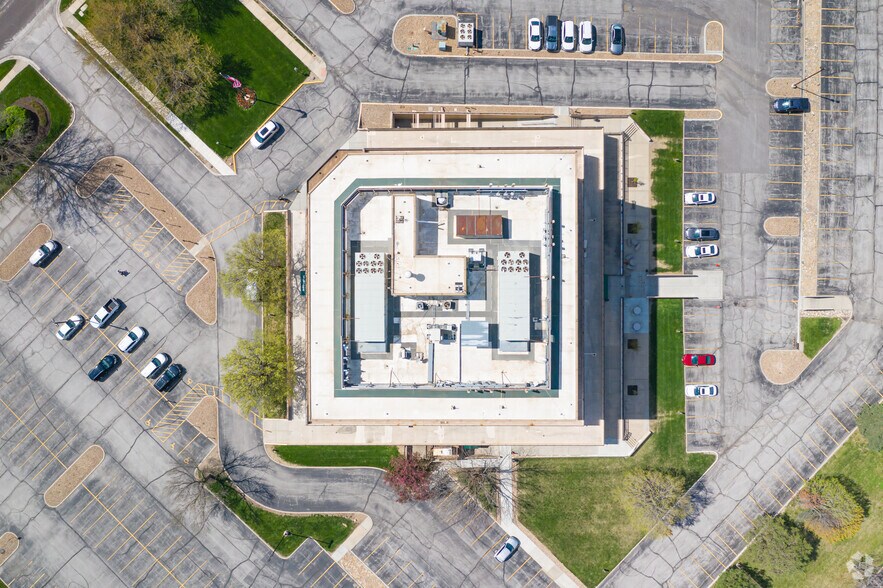 More Photos Of 8500 W 110th St, Overland Park Office For Lease