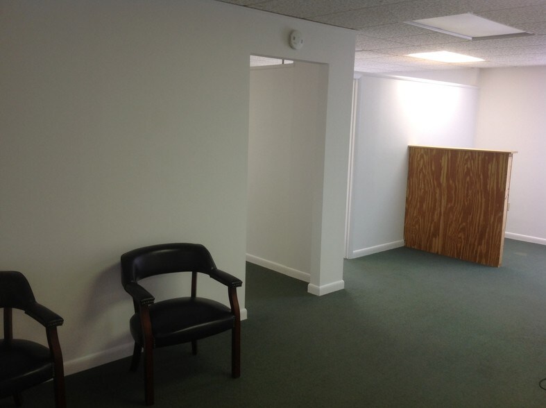 More Photos Of 221 S Ocean Dr, Fort Pierce Office For Lease