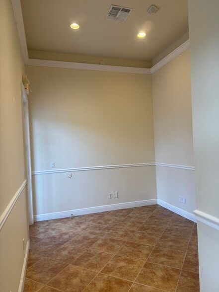 More Photos Of 2523-2525 Seven Springs Blvd, New Port Richey Medical For Lease