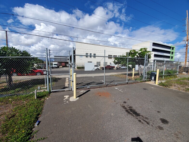 More Photos Of 94-121 Leokane St, Waipahu Land For Lease