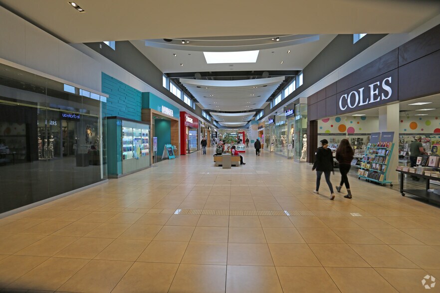 More Photos Of 221 Glendale Ave, St Catharines Freestanding For Lease
