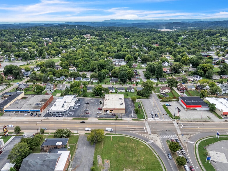 More Photos Of 2604 E Magnolia Ave, Knoxville Freestanding For Sale
