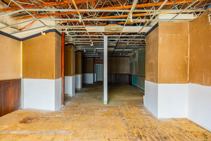 More Photos Of 5470 E 2nd St, Long Beach Storefront For Lease