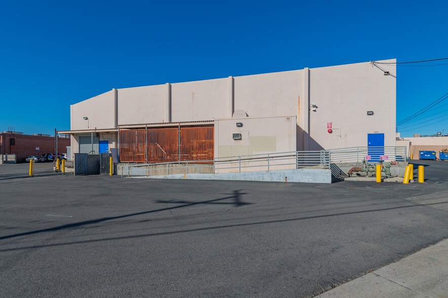 More Photos Of 2450 E Chapman Ave, Fullerton Department Store For Lease