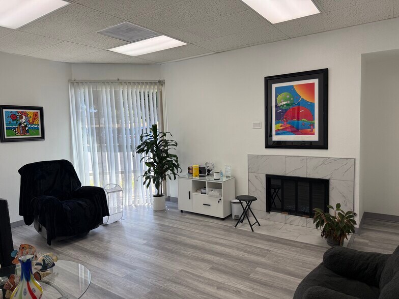 More Photos Of 151 Kalmus Dr, Costa Mesa Light Manufacturing For Sale
