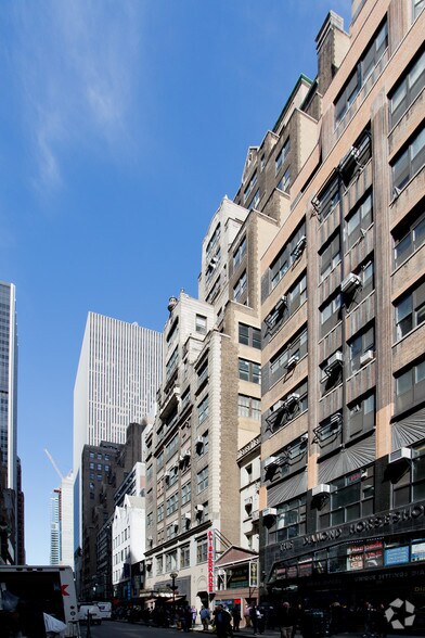More Photos Of 37 W 47th St, New York Office For Lease