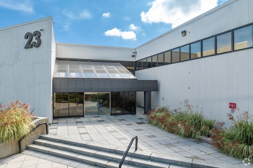 More Photos Of 23 Orchard Rd, Skillman Office For Lease