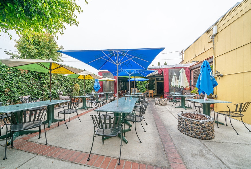 More Photos Of 1923 E Broadway, Long Beach Restaurant For Sale