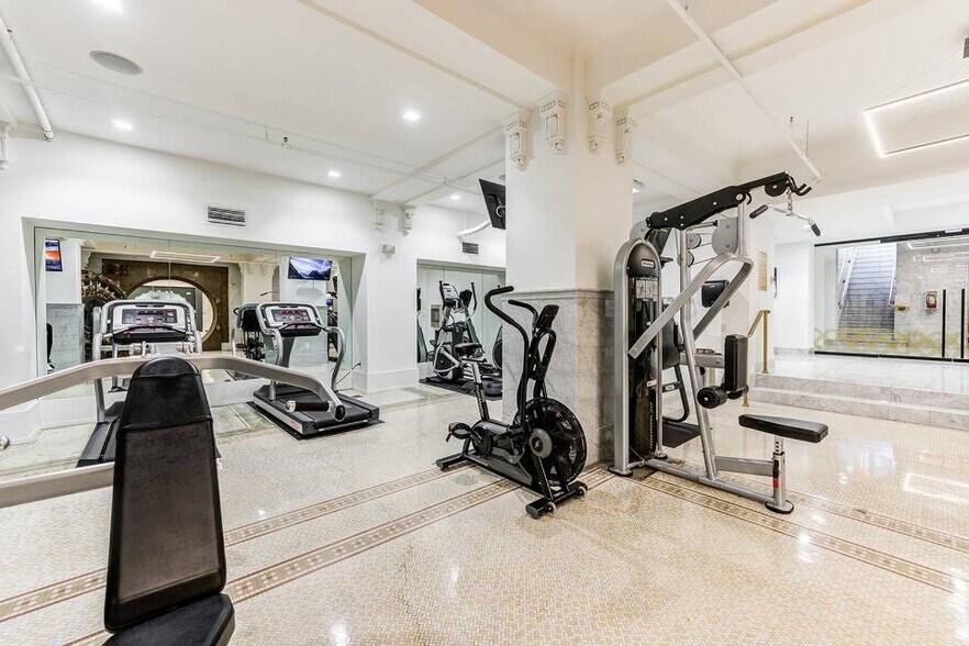 More Photos Of 1007 5th Ave, San Diego Apartments For Lease