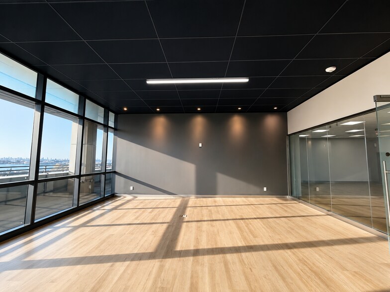More Photos Of 36-18 Main St, Flushing Medical For Lease
