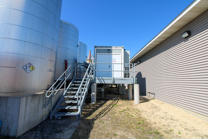 More Photos Of 5640 44th Ave S, Clinton Industrial For Sale