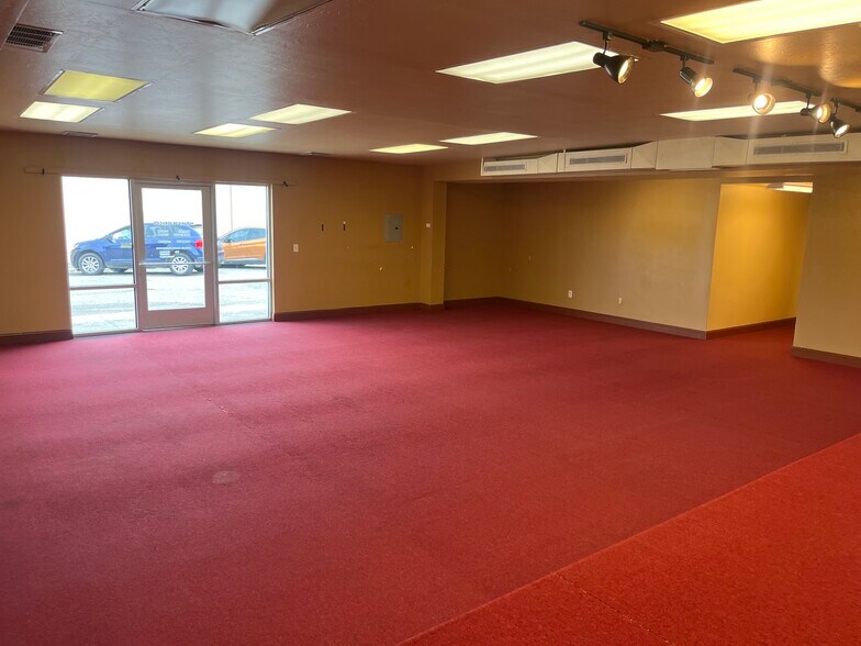 More Photos Of 2728 W Main St, Medford Manufacturing For Lease