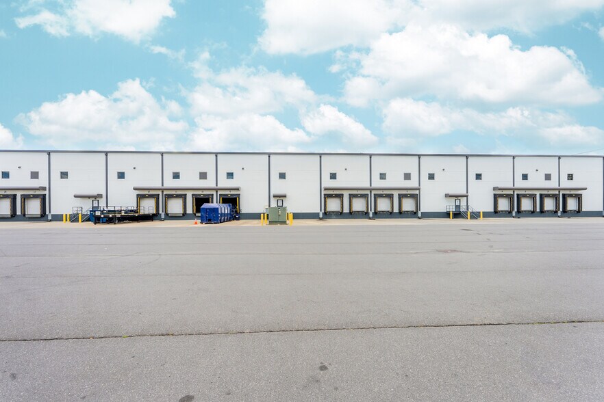 More Photos Of 11201 Ed Brown Rd, Charlotte Warehouse For Lease
