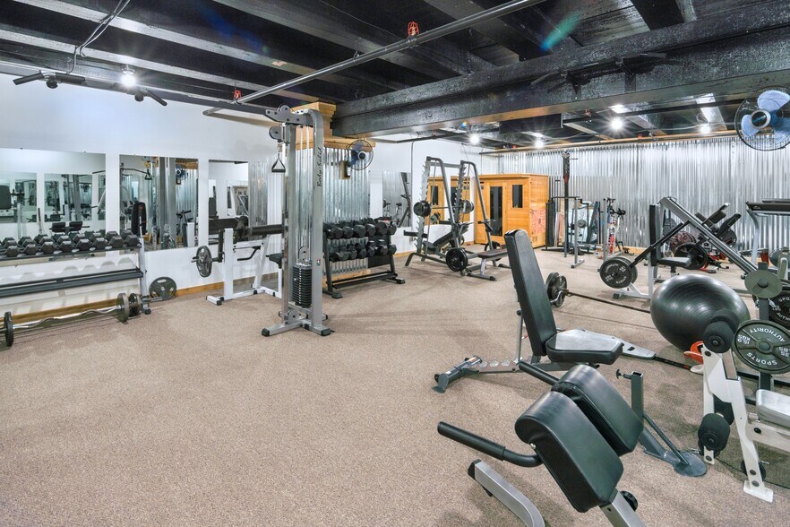 More Photos Of 933 Market St, Tacoma Storefront For Sale