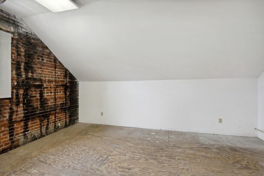 More Photos Of 1719 Abercorn St, Savannah Office Residential For Sale