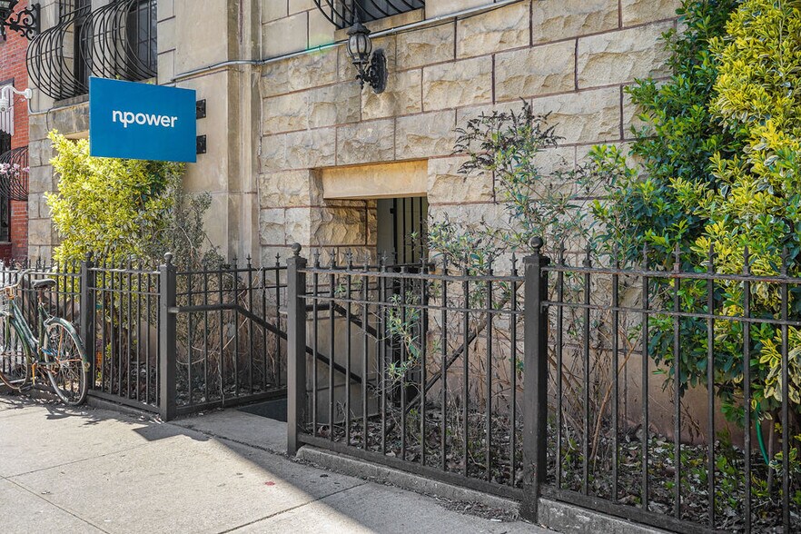 More Photos Of 50 Greene Ave, Brooklyn Apartments For Lease