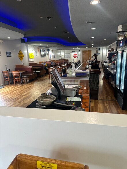 Primary Photo Of 3807 Fort St, Wyandotte Restaurant For Sale