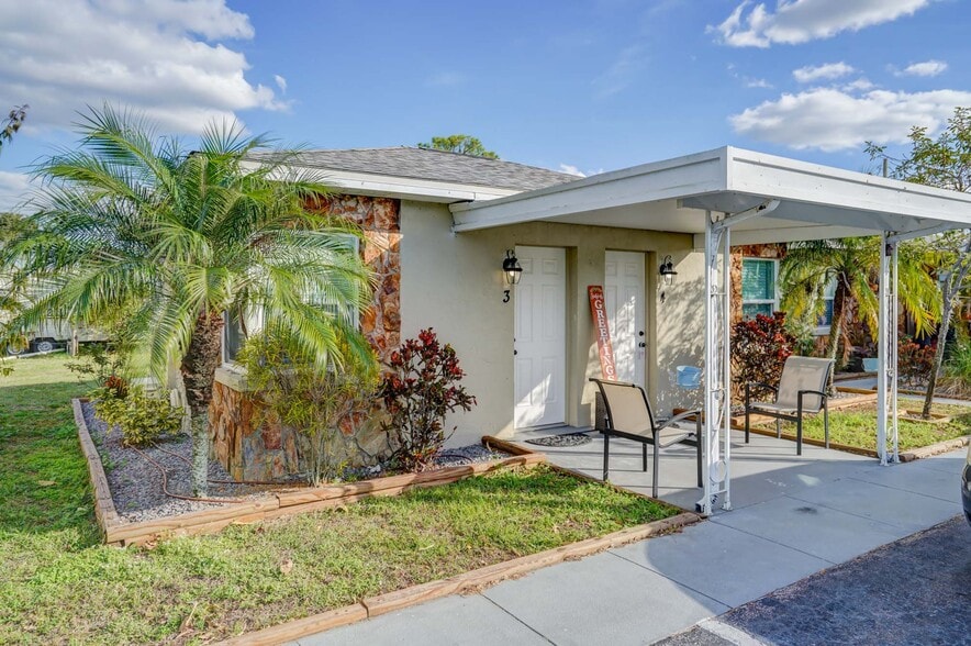 More Photos Of 2060 US Highway 27 N, Avon Park Hotel For Sale