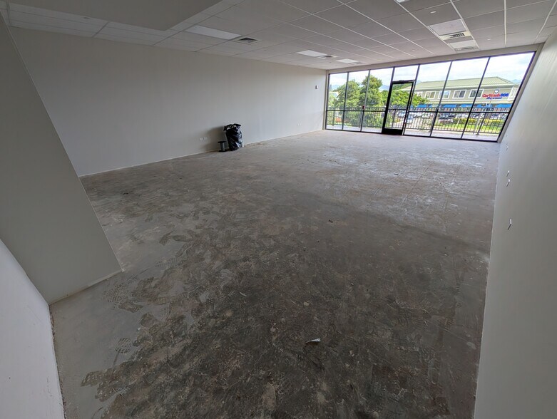 More Photos Of 94-1144 Ka Uka Blvd, Waipahu General Retail For Lease