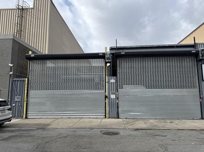 Primary Photo Of 1623 Cody Ave, Ridgewood Warehouse For Lease
