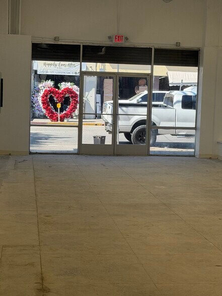 More Photos Of 832-842 San Pedro St, Los Angeles Warehouse For Lease