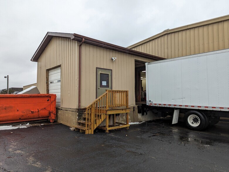 More Photos Of 1600 E Lincoln Hwy, Dekalb Light Manufacturing For Lease