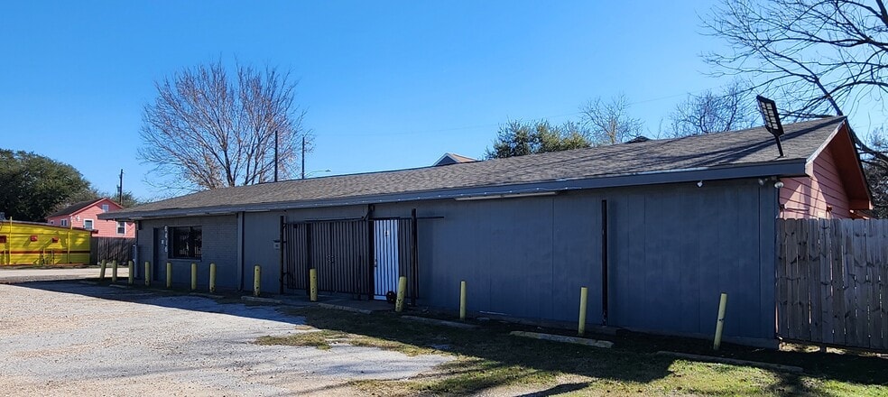 More Photos Of 6416 Wallisville Rd, Houston Restaurant For Lease