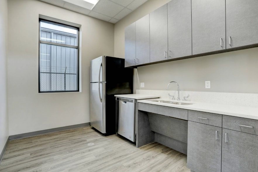 More Photos Of 4440 FM 2351, Friendswood Office For Sale