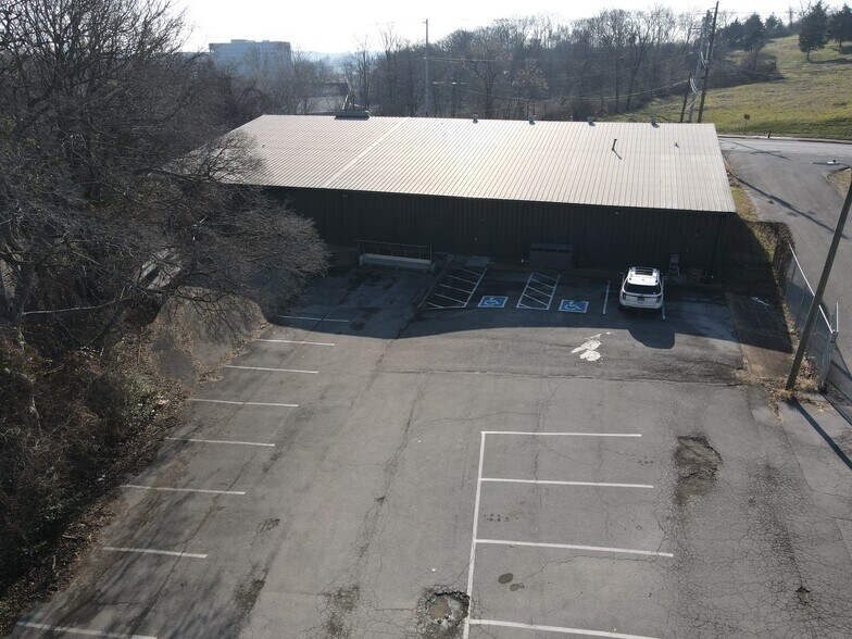 More Photos Of 924 Vine St, Nashville Warehouse For Lease