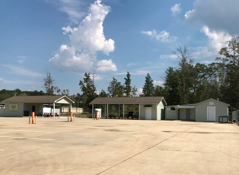 More Photos Of 998 Cedar Bluff Rd, Centre Hotel For Sale