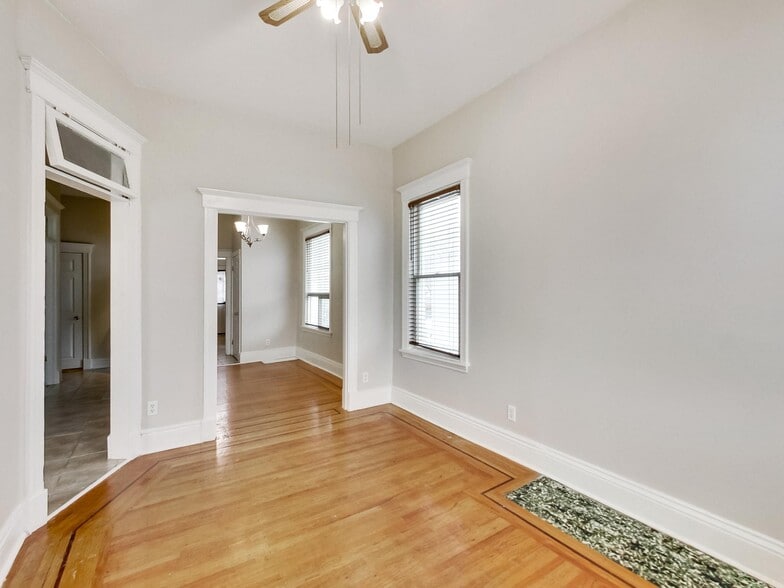 More Photos Of 443 Wentworth St N, Hamilton Storefront Retail Residential For Sale