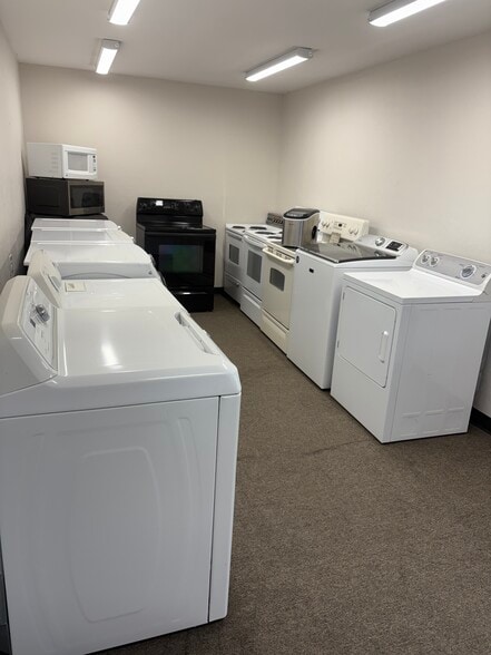 More Photos Of 2371 S McCall Rd, Englewood Freestanding For Sale