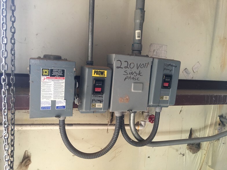 More Photos Of 200 O T Smith Rd, Tornillo Warehouse For Sale