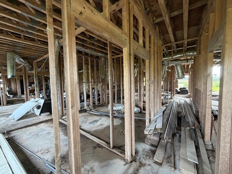 More Photos Of 20550 Townsen Blvd, Humble Flex For Sale