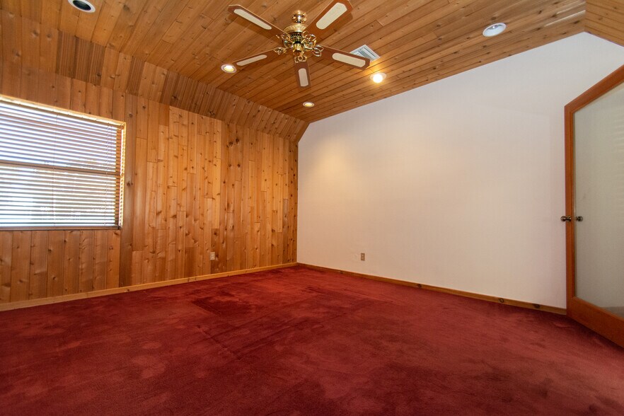 More Photos Of 300 E New Haven Ave, Melbourne Office For Sale