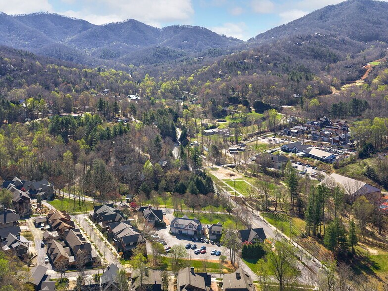 More Photos Of 2 E Market St, Black Mountain General Retail For Sale