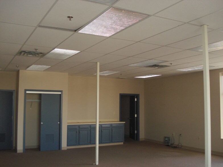 More Photos Of 801 N Salisbury Blvd, Salisbury Unknown For Lease