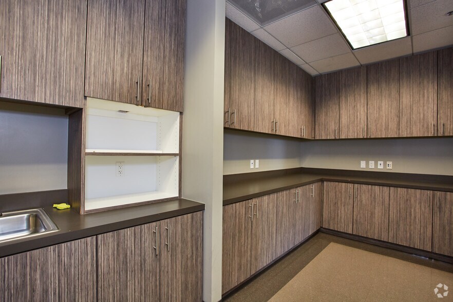 More Photos Of 11755 Wilshire Blvd, Los Angeles Office For Lease