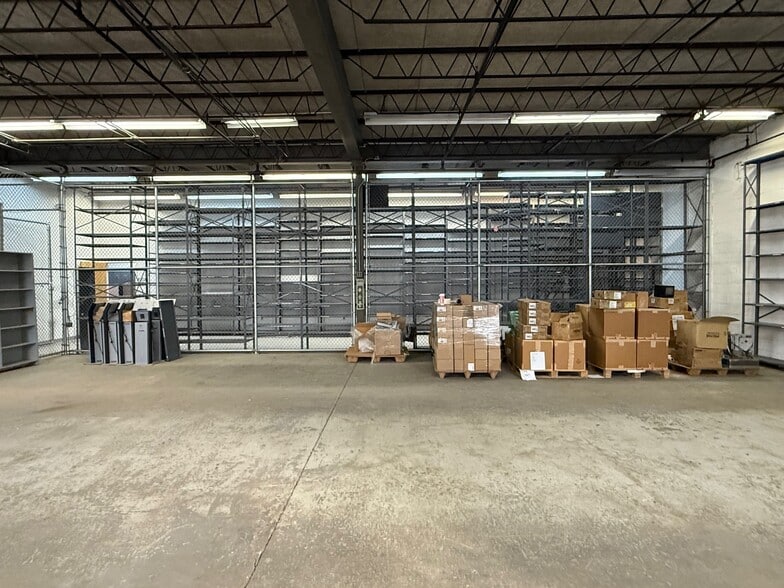 More Photos Of 18 Wendell Pl, Fairview Warehouse For Sale