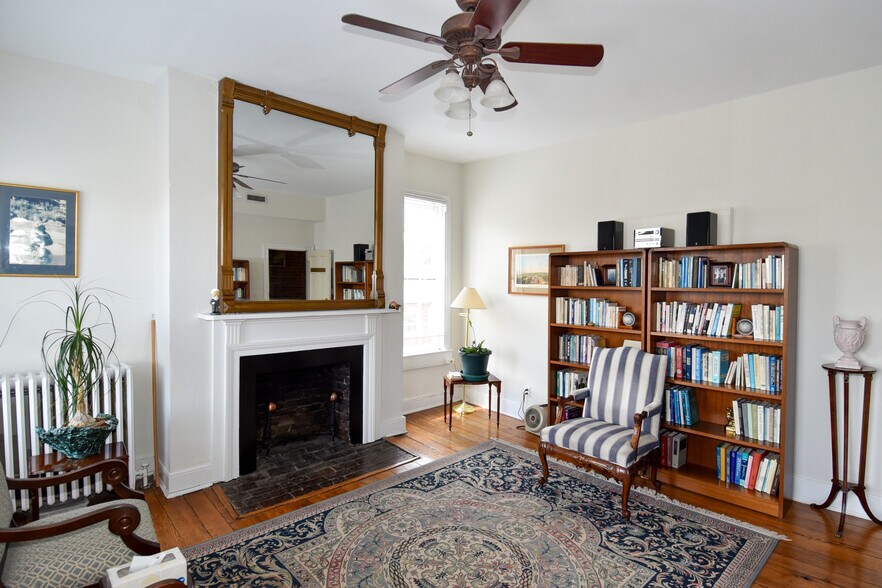 More Photos Of 109 S Fairfax St, Alexandria Office For Sale