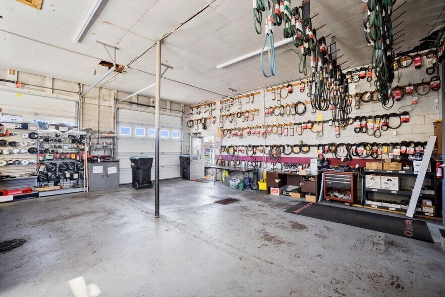 More Photos Of 9800 S Congress St, New Market Auto Repair For Sale