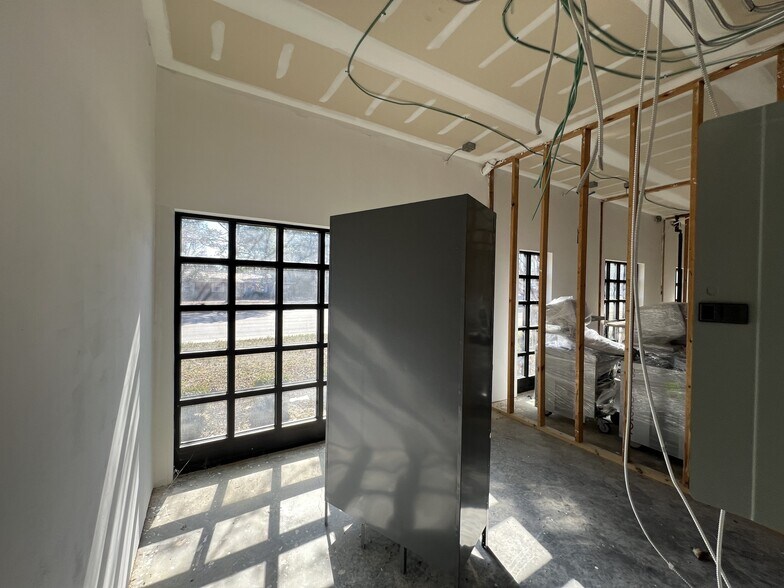 More Photos Of 3410 Village Dr, Fayetteville Office For Sale