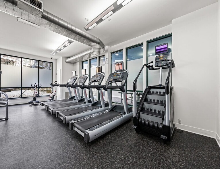 More Photos Of 121 Towne St, Stamford Apartments For Lease